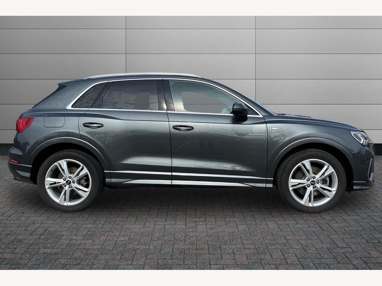 Used Audi Q3 2023 for sale - 77972415: Photo 4