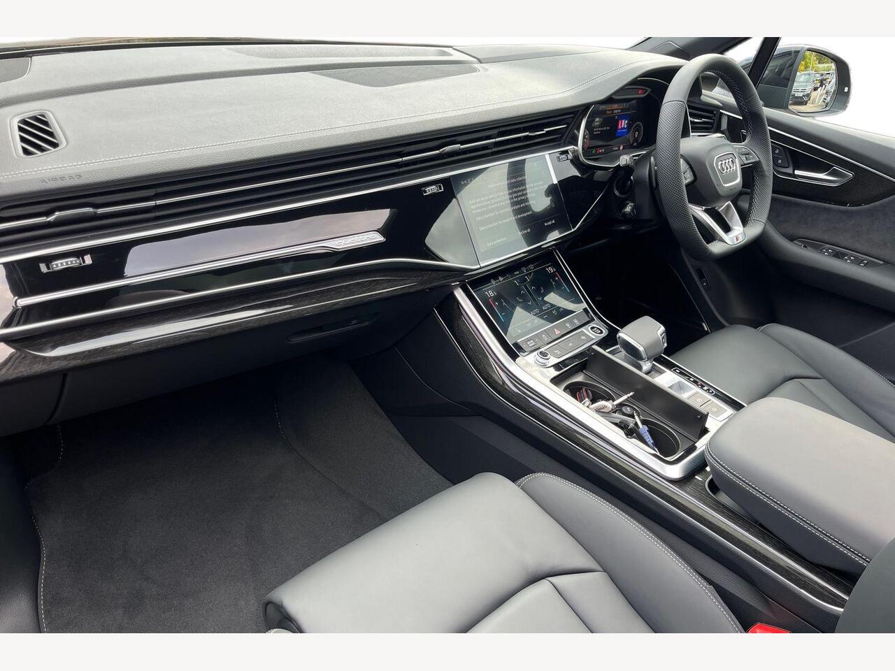 Used Audi Q7 2025 for sale - 76977540: Photo 2