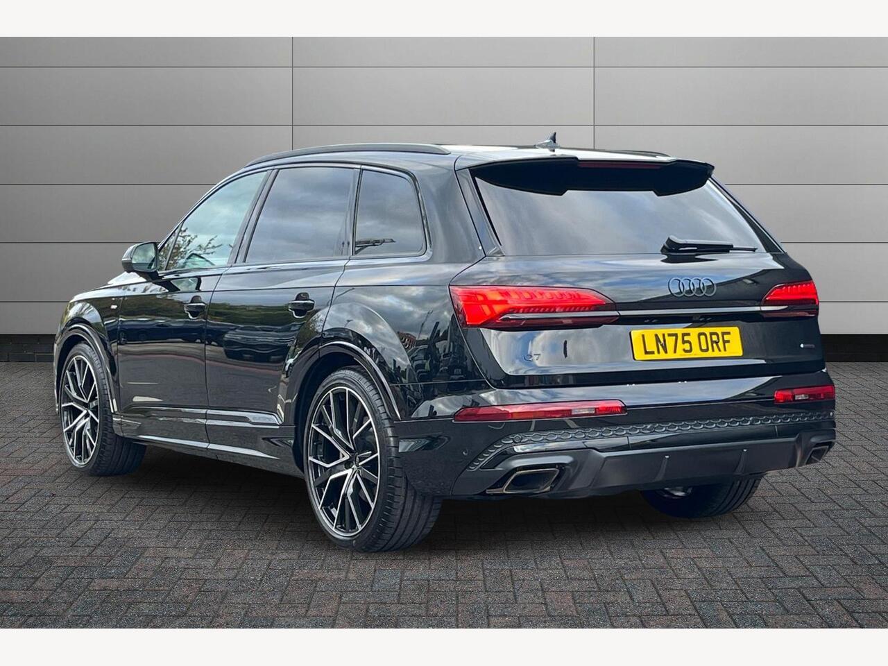 Used Audi Q7 2025 for sale - 76977540: Photo 3