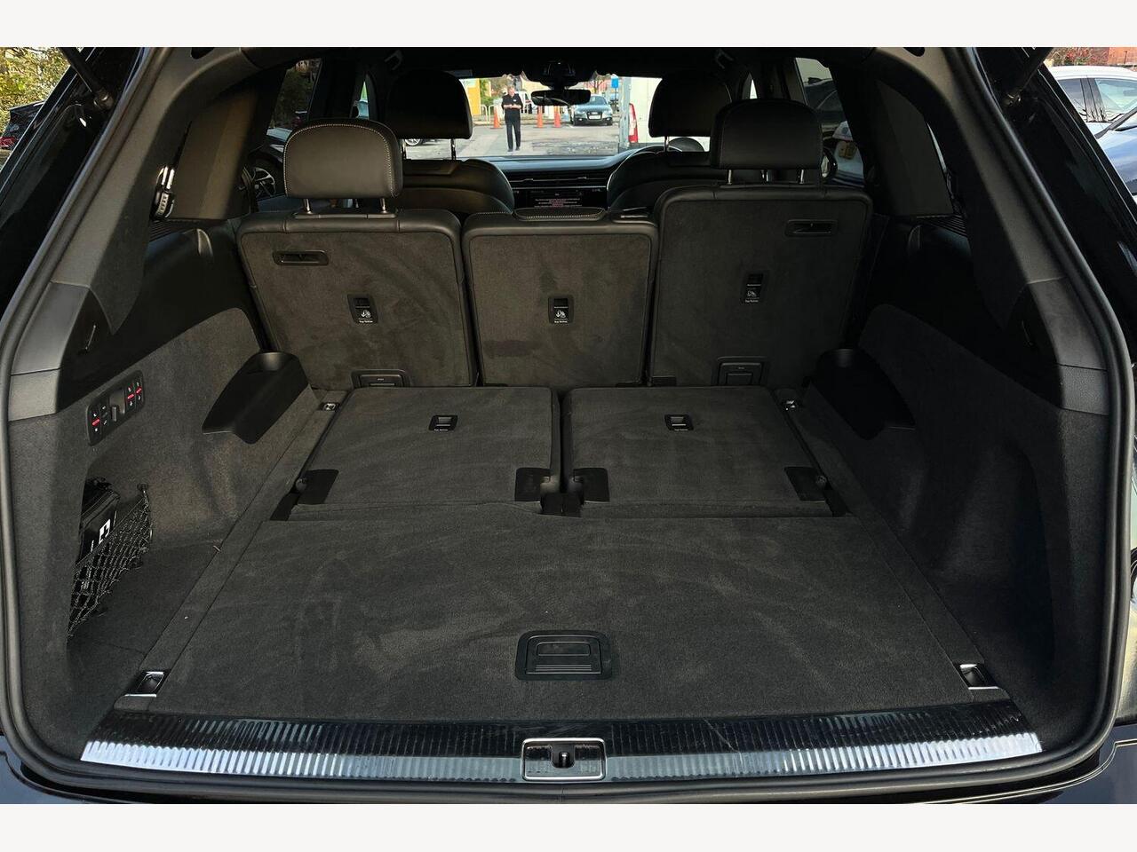 Used Audi Q7 2022 for sale - 76674159: Photo 12