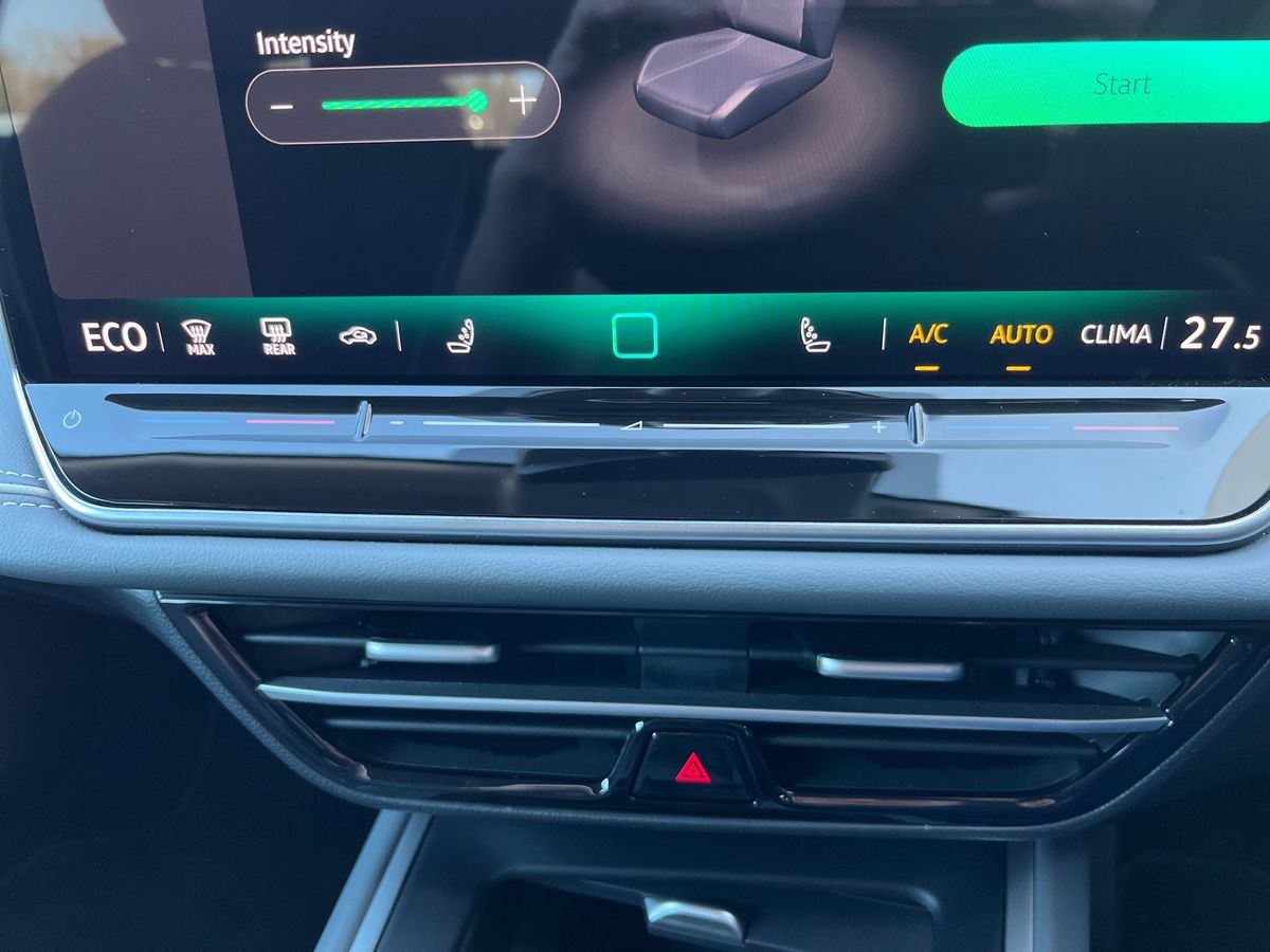 Used Volkswagen Passat 2024 for sale - 77884577: Photo 17