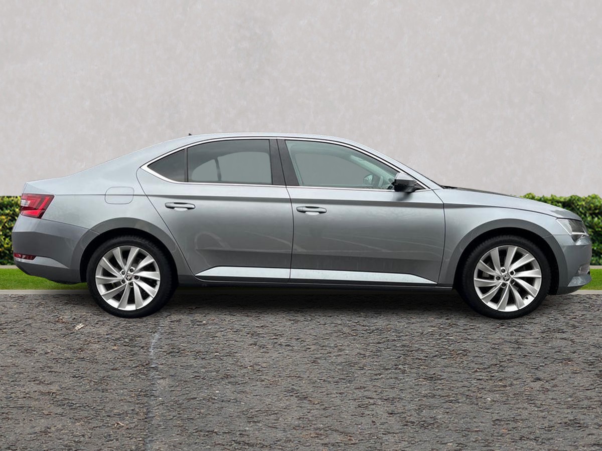 Used Skoda Superb 2019 for sale - 77884575: Photo 2