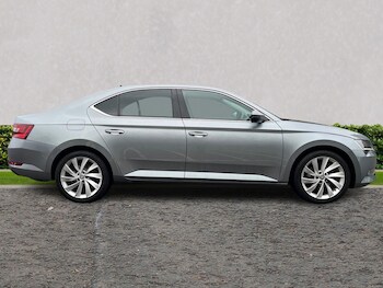 Used Skoda Superb 2019 for sale - 77884575: Photo