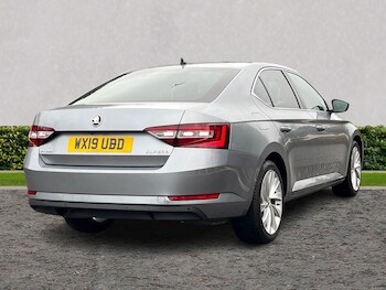 Used Skoda Superb 2019 for sale - 77884575: Photo