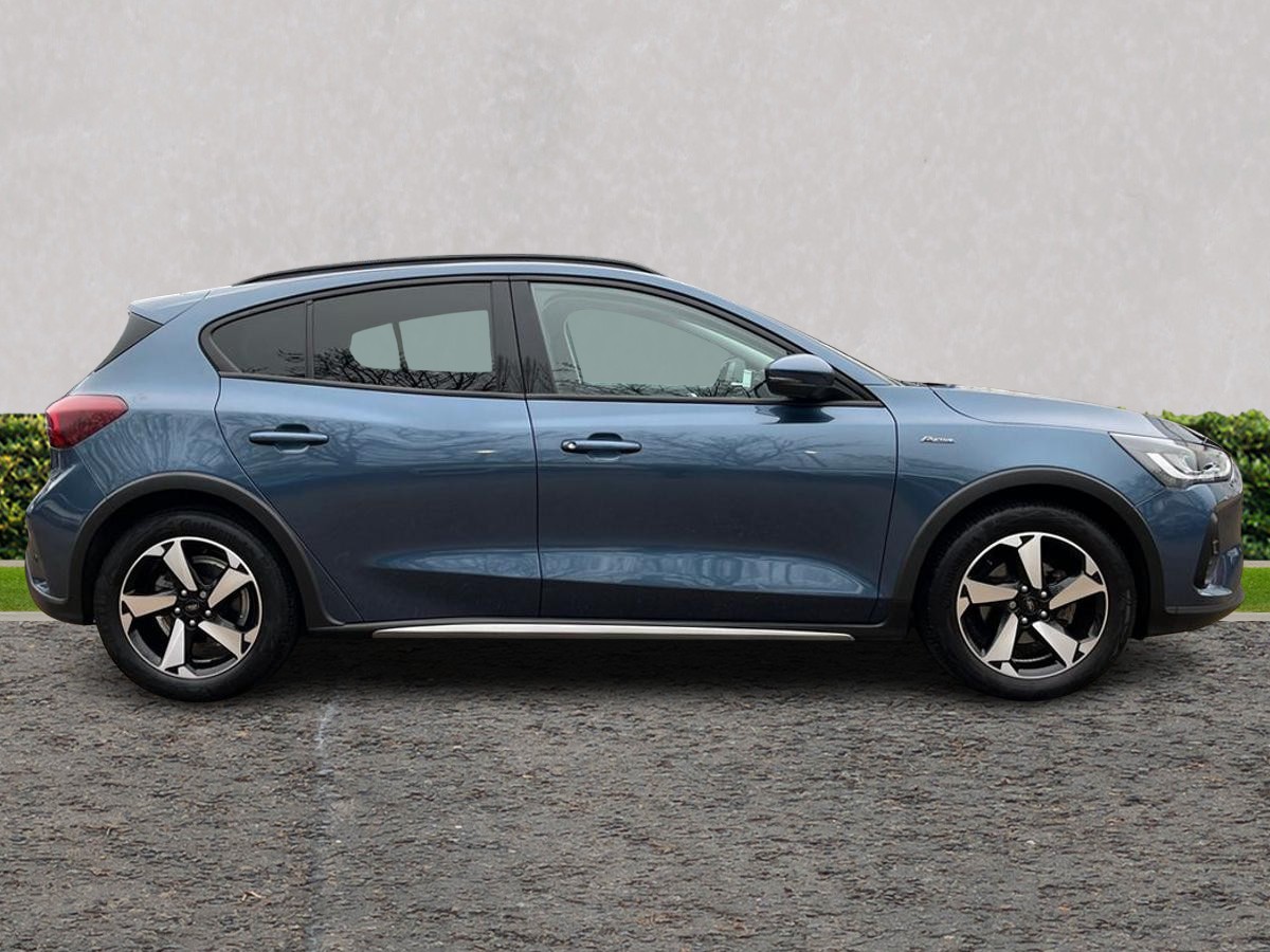 Used Ford Focus 2023 for sale - 77884581: Photo 2