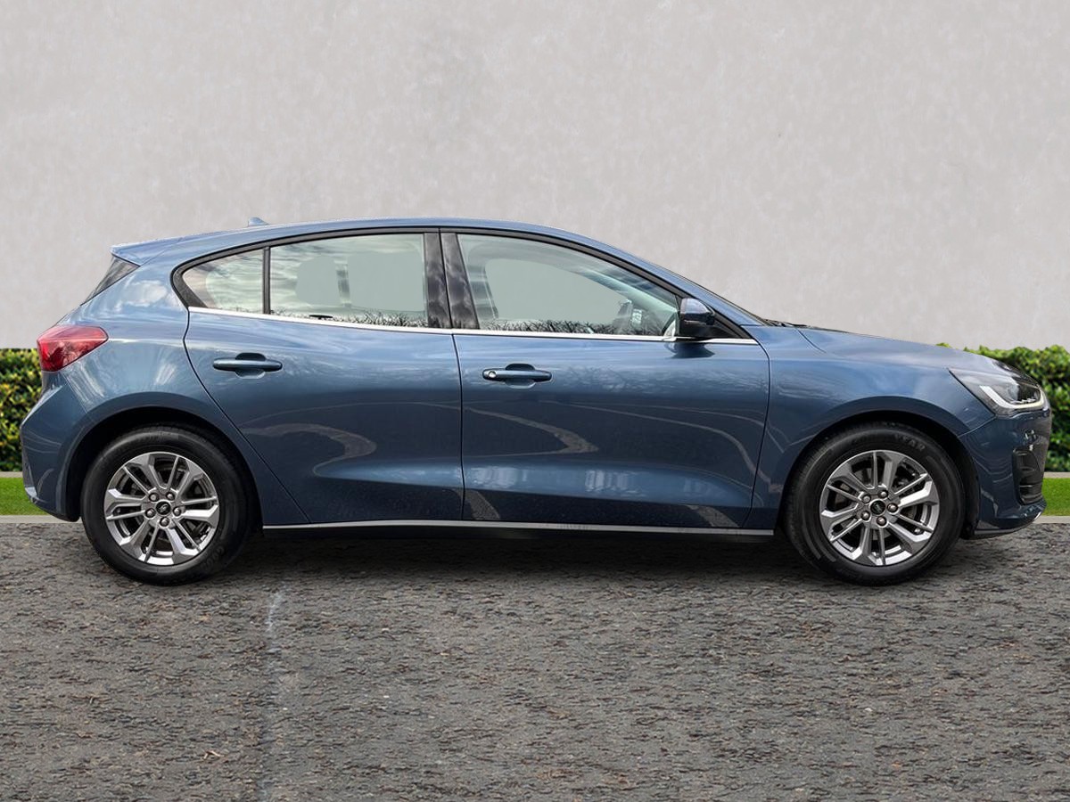 Used Ford Focus 2023 for sale - 77884566: Photo 2