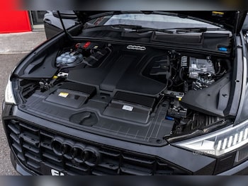Used Audi Q8 2023 for sale - 75430176: Photo