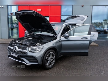 Used Mercedes-Benz GLC 2020 for sale - 75979337: Photo 2