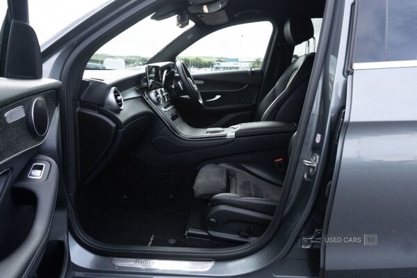 Used Mercedes-Benz GLC 2020 for sale - 75979337: Photo 31