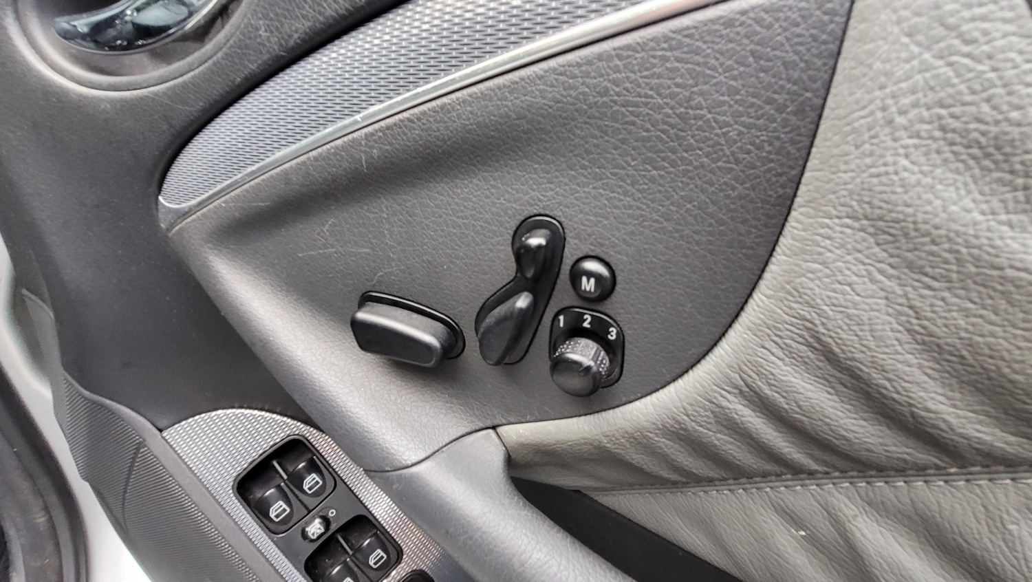 Used Mercedes-Benz CLK 2005 for sale - 77370988: Photo 15