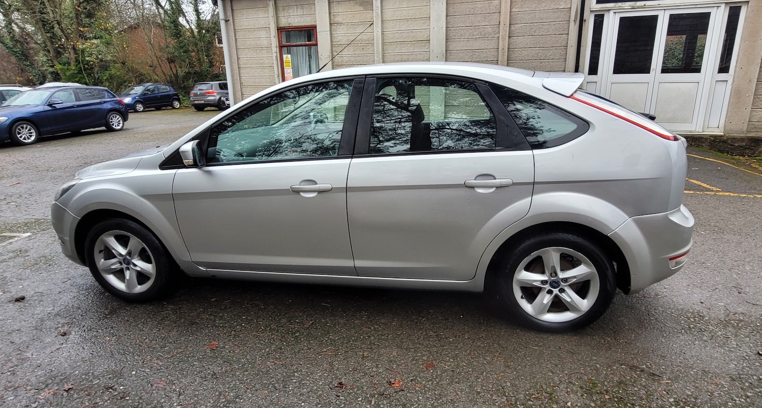 Used Ford Focus 2011 for sale - 76941906: Photo 2