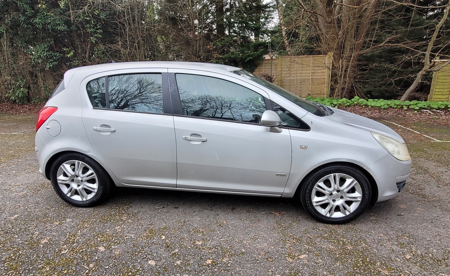 Used Vauxhall Corsa 2009 for sale - 77807063: Photo 2