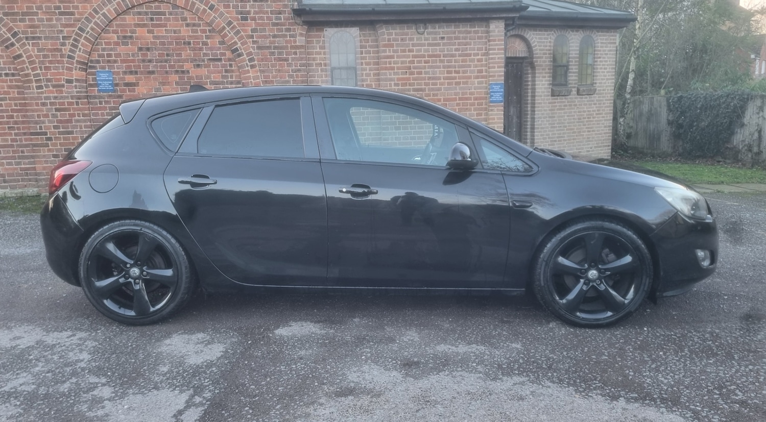 Used Vauxhall Astra 2010 for sale - 77438790: Photo 2