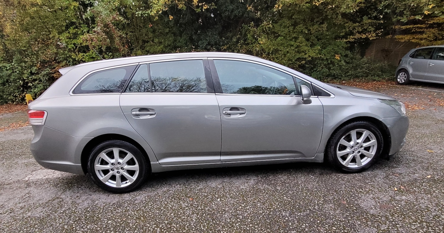 Used Toyota Avensis 2009 for sale - 76352114: Photo 2