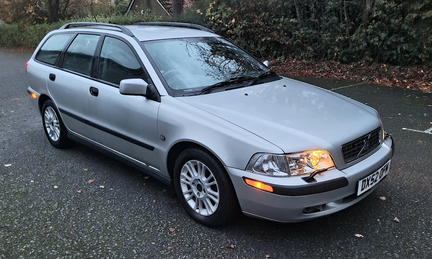 Used Volvo V40 2002 for sale - 76547459: Photo 1