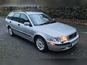 Used Volvo V40 2002 for sale - 76547459: Photo