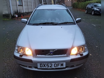 Used Volvo V40 2002 for sale - 76547459: Photo