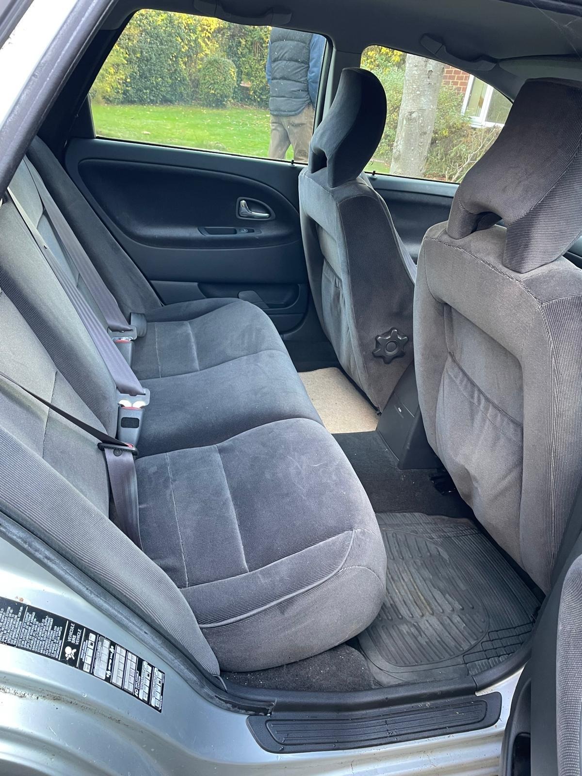 Used Volvo V40 2002 for sale - 76547459: Photo 8