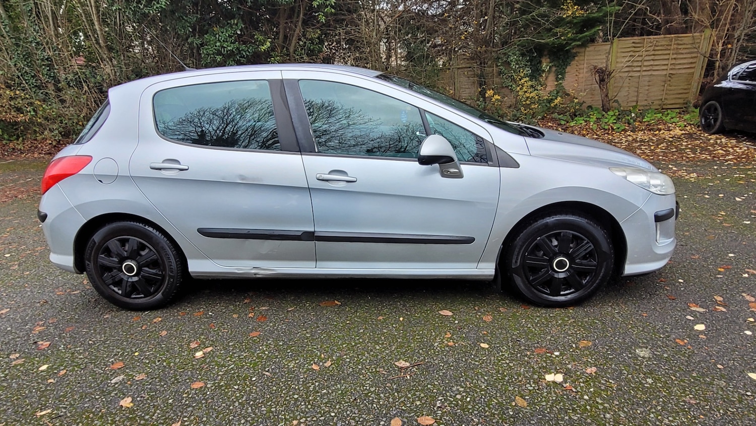 Used Peugeot 308 2011 for sale - 76858950: Photo 5