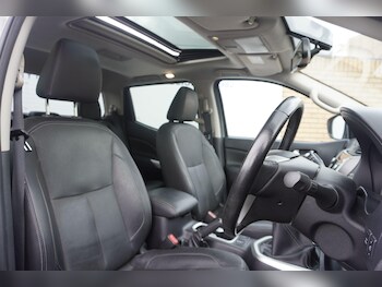 Used Nissan Navara 2019 for sale - 75608819: Photo