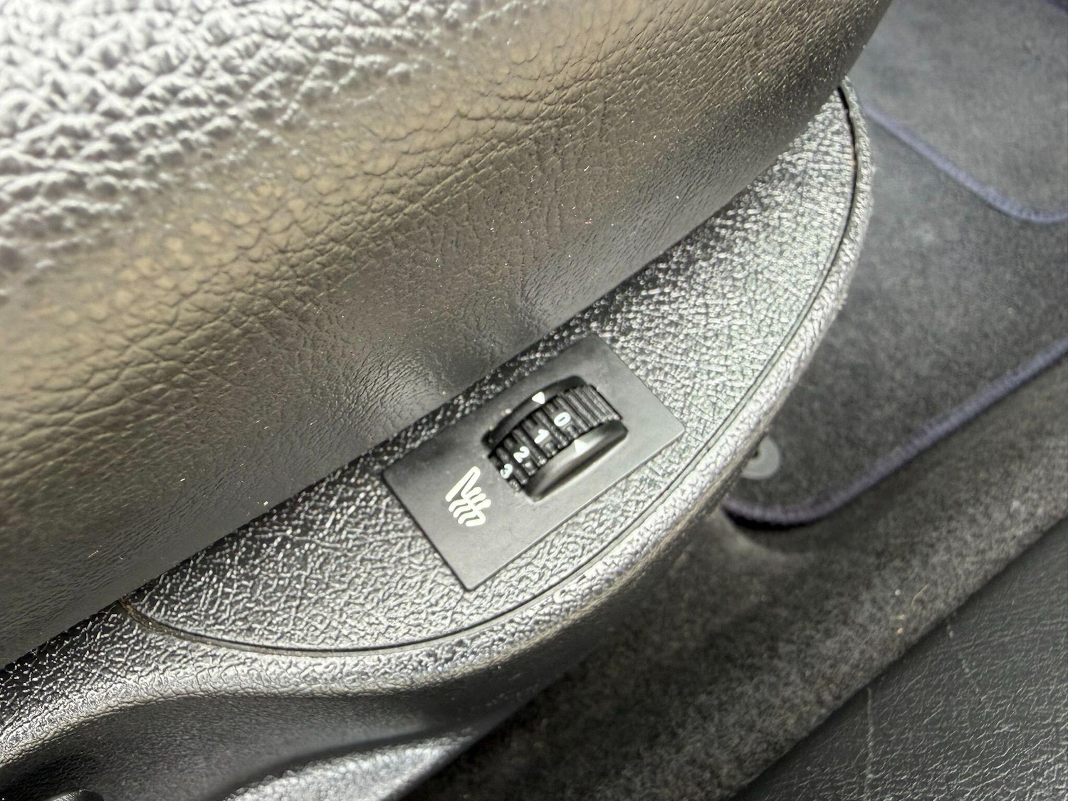 Used Peugeot 207 2013 for sale - 78086251: Photo 39