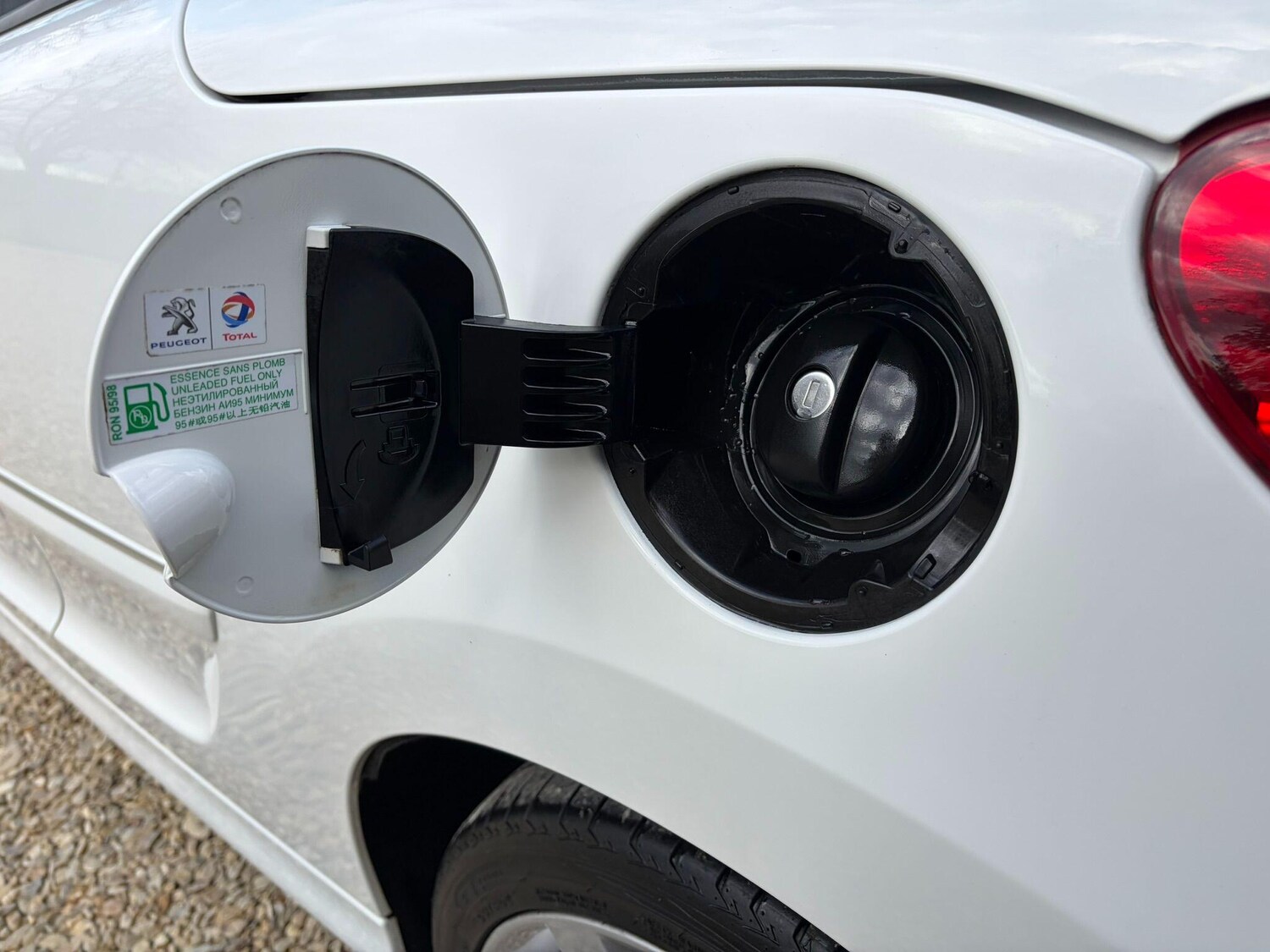 Used Peugeot 207 2013 for sale - 78086251: Photo 42