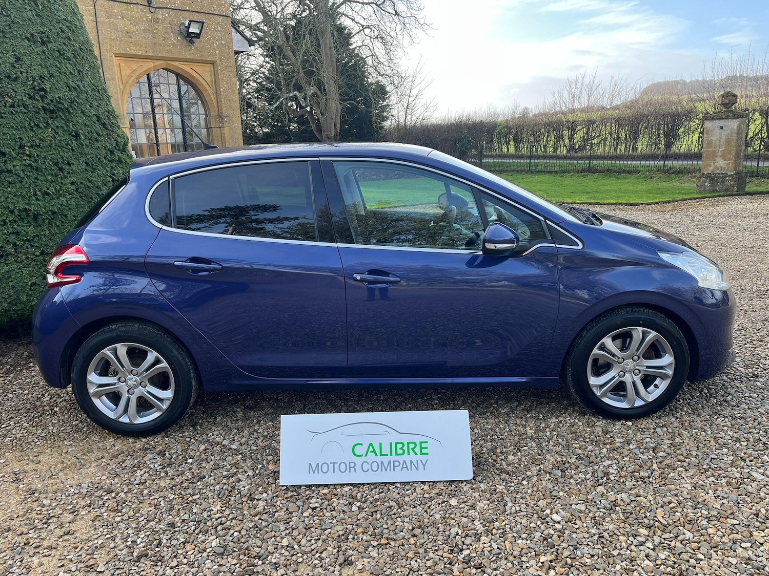 Used Peugeot 208 2013 for sale - 77387572: Photo 3