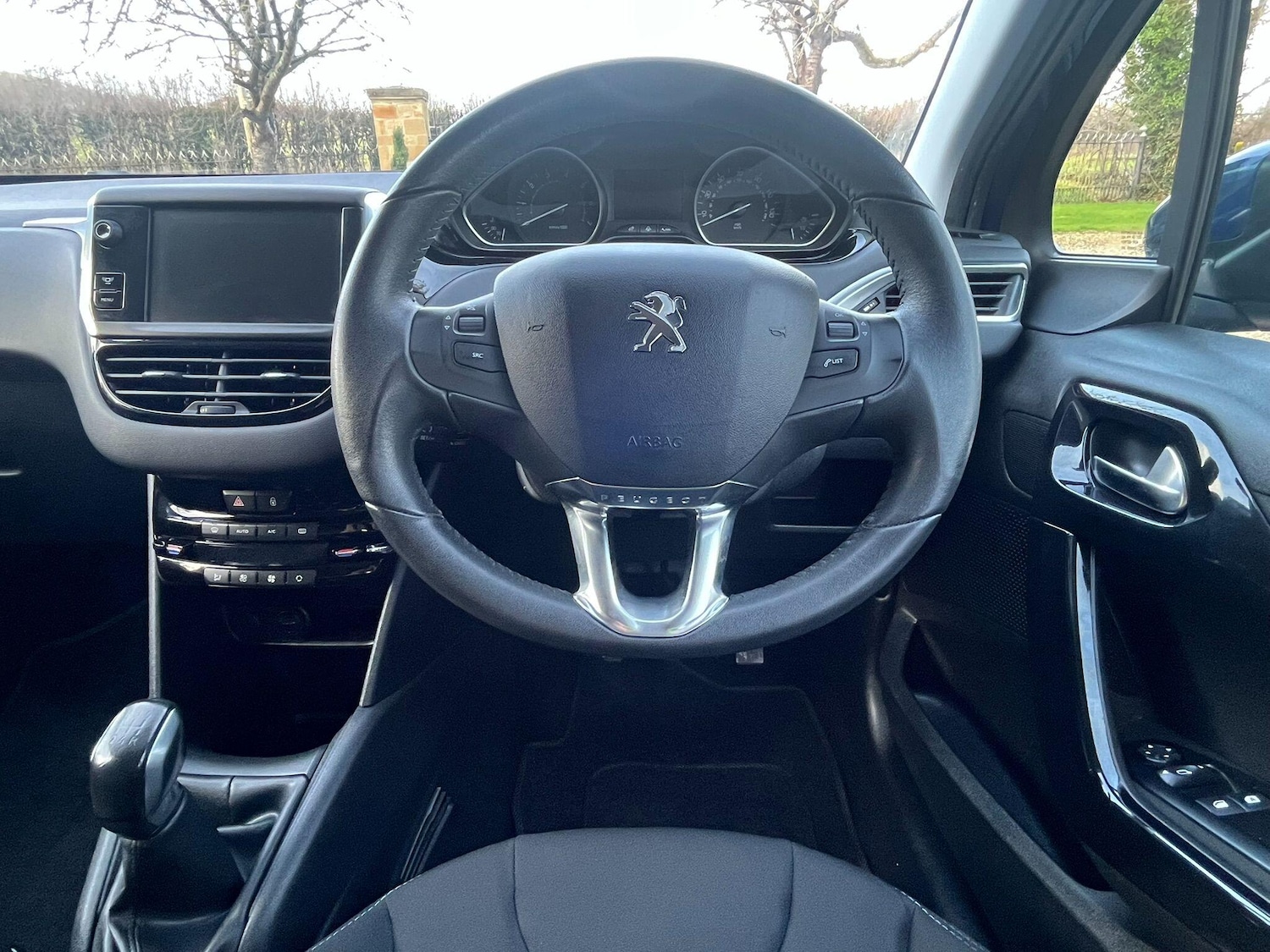 Used Peugeot 208 2013 for sale - 77387572: Photo 33