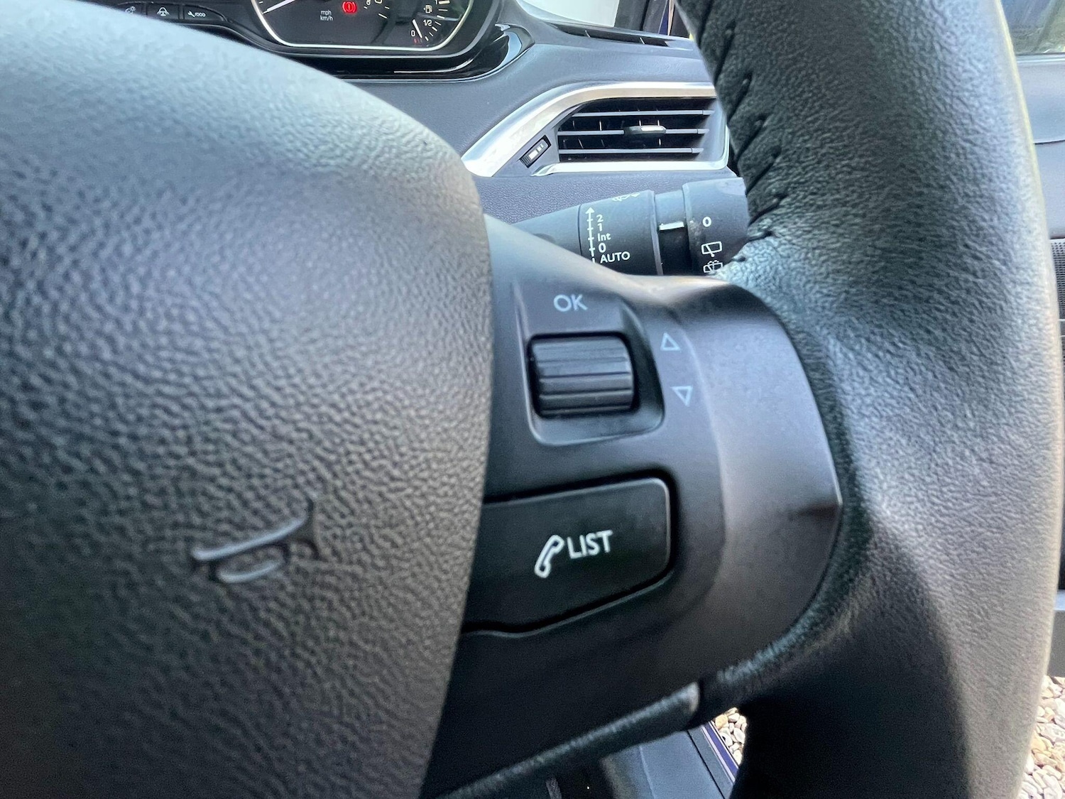 Used Peugeot 208 2013 for sale - 77387572: Photo 37