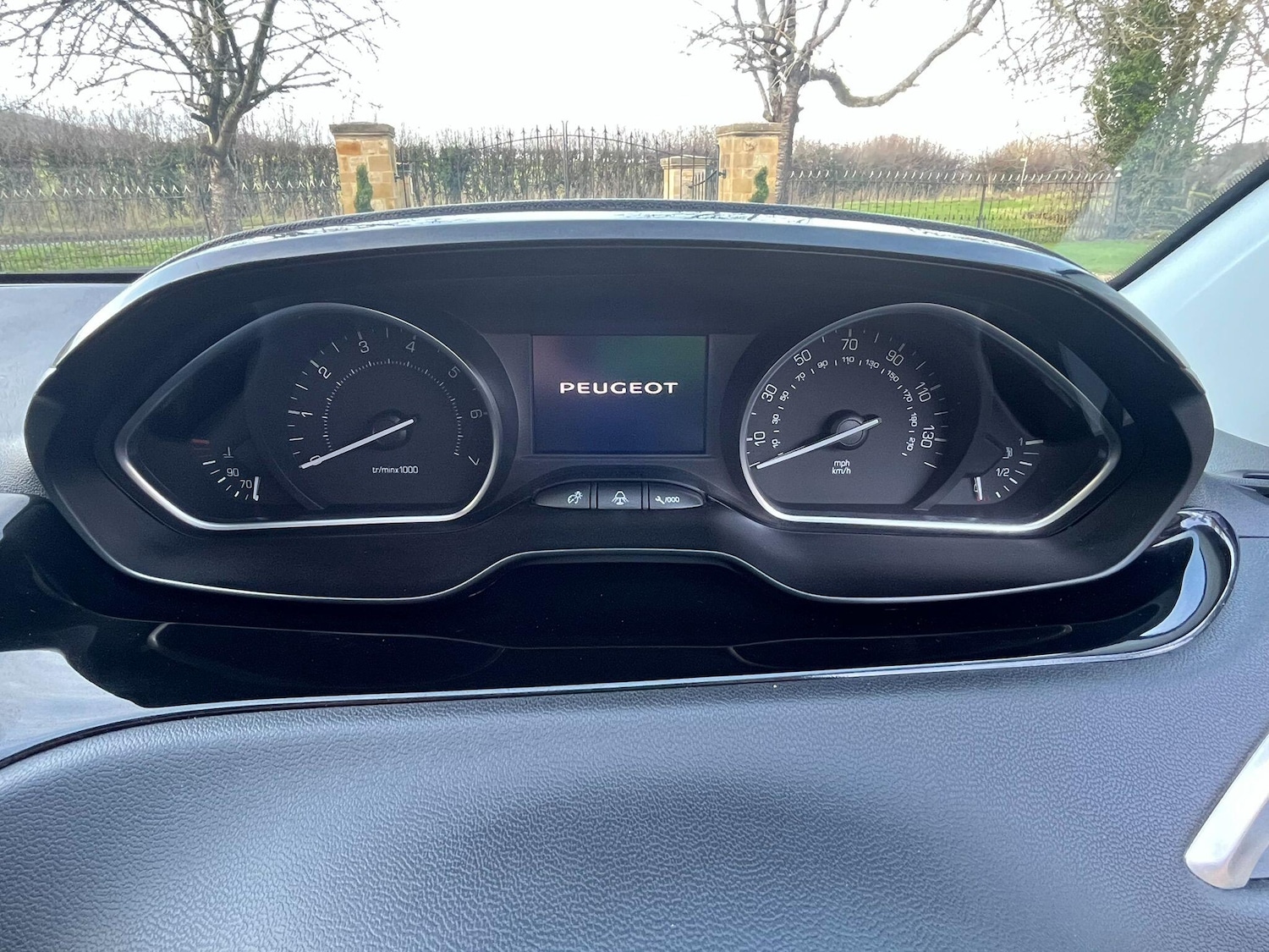 Used Peugeot 208 2013 for sale - 77387572: Photo 38