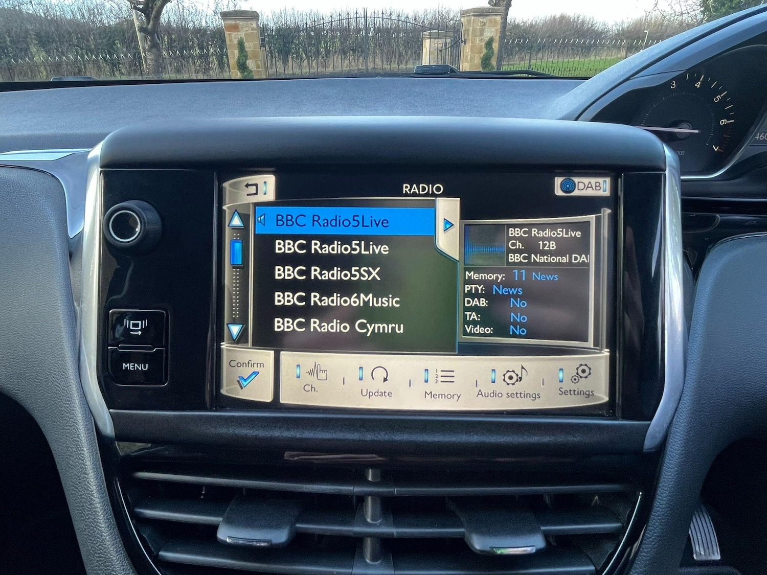 Used Peugeot 208 2013 for sale - 77387572: Photo 43