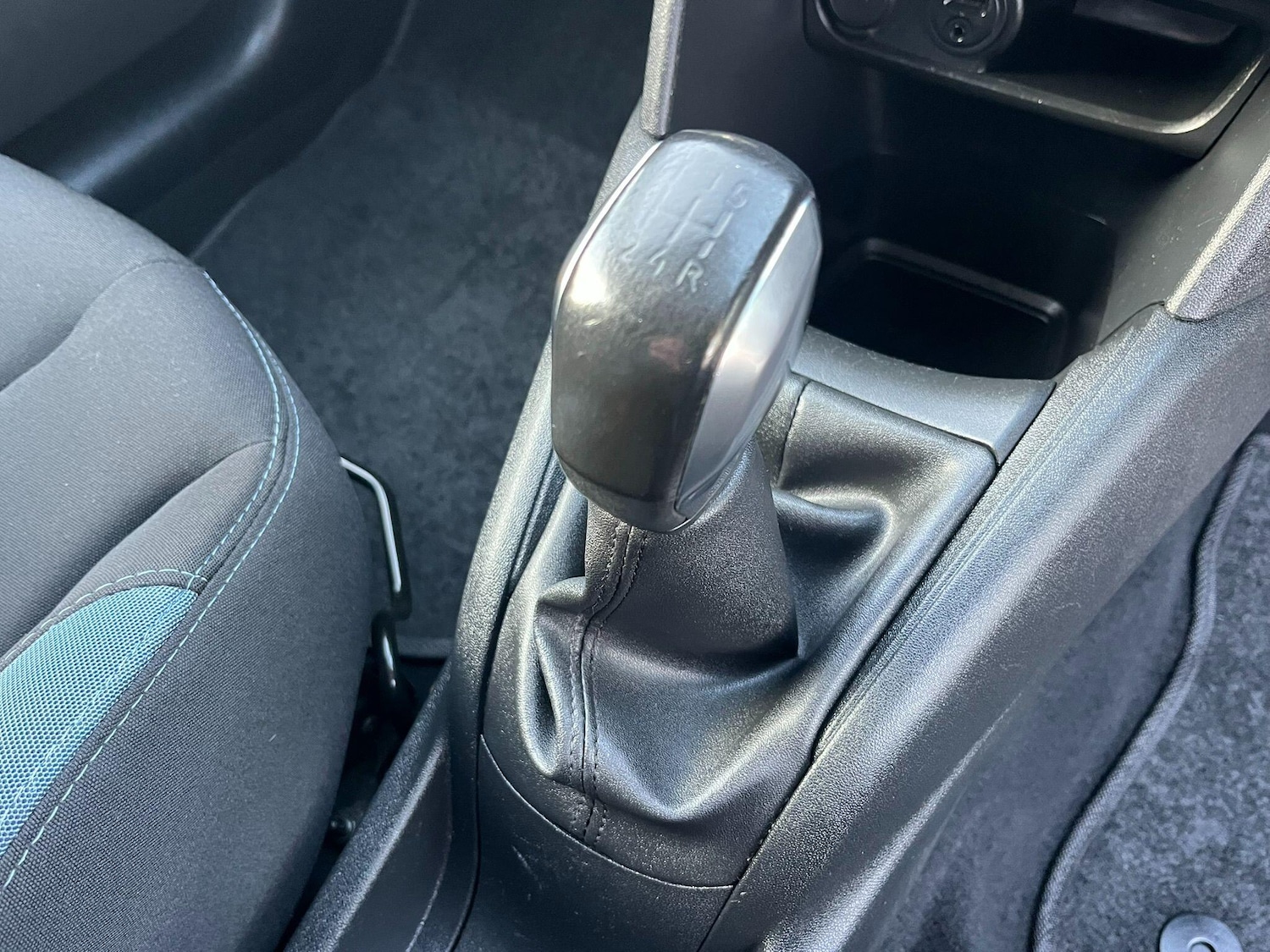 Used Peugeot 208 2013 for sale - 77387572: Photo 46