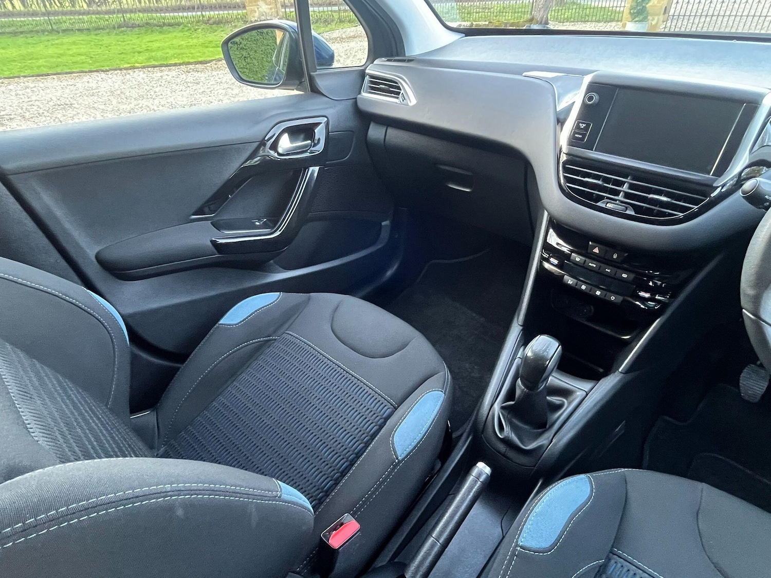 Used Peugeot 208 2013 for sale - 77387572: Photo 52