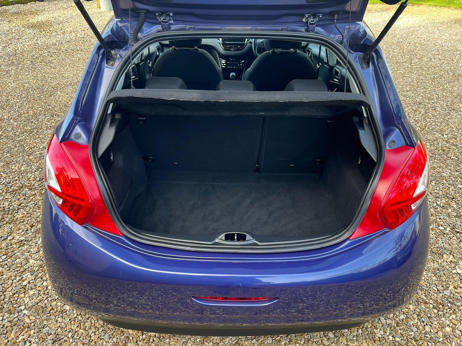 Used Peugeot 208 2013 for sale - 77387572: Photo 61