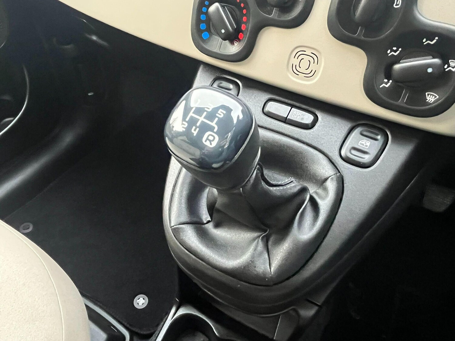 Used Fiat Panda 2015 for sale - 76824639: Photo 34