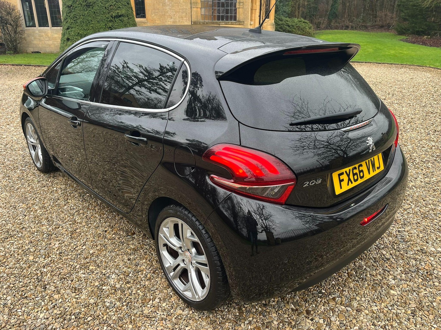Used Peugeot 208 2016 for sale - 77456126: Photo 10