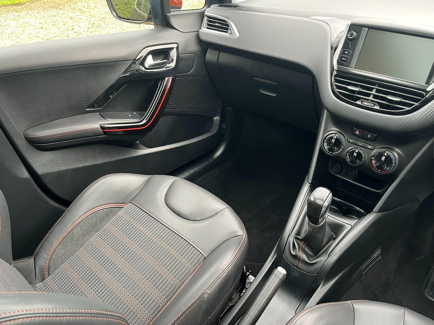 Used Peugeot 208 2016 for sale - 77456126: Photo 20