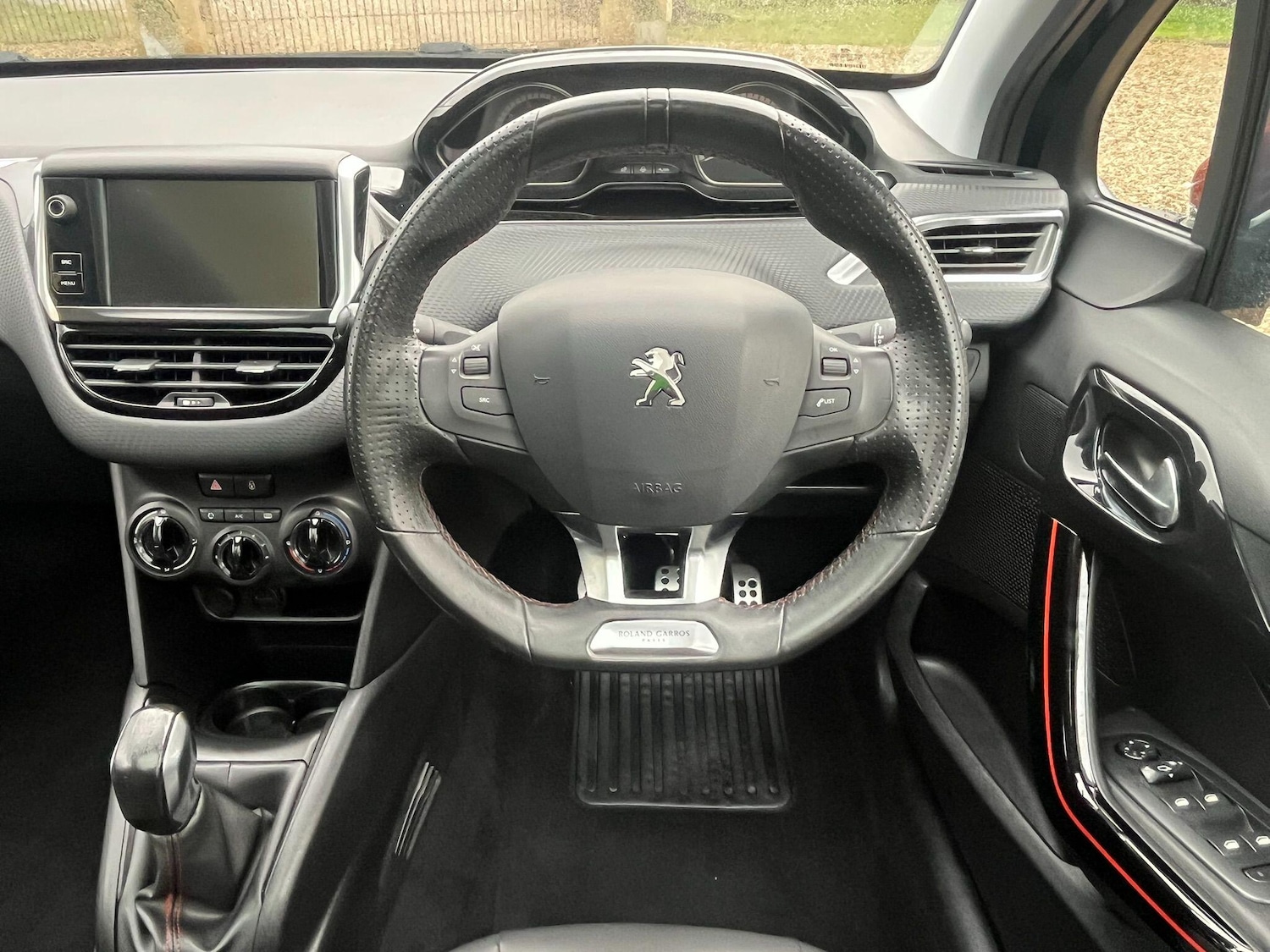 Used Peugeot 208 2016 for sale - 77456126: Photo 24