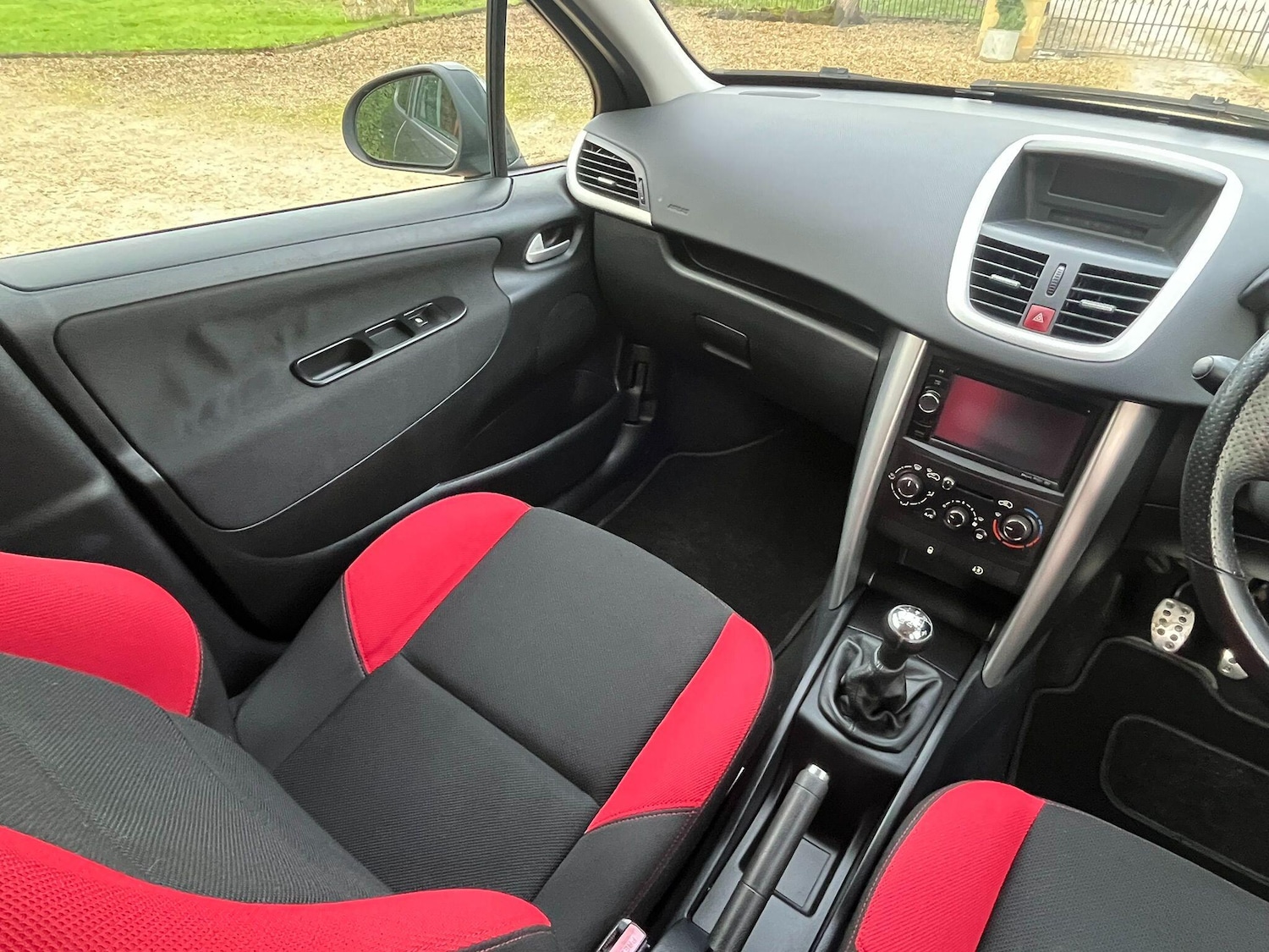 Used Peugeot 207 2012 for sale - 76839394: Photo 32