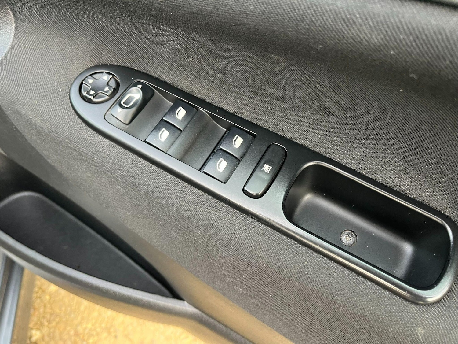 Used Peugeot 207 2012 for sale - 76839394: Photo 38