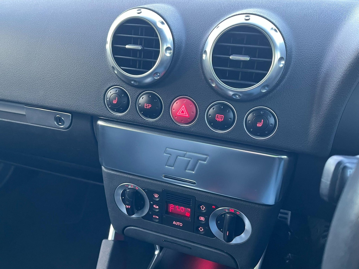 Used Audi TT 2003 for sale - 76942596: Photo 34