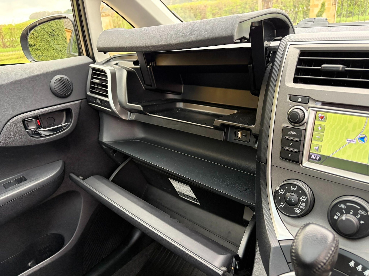 Used Toyota Verso 2011 for sale - 78185413: Photo 43