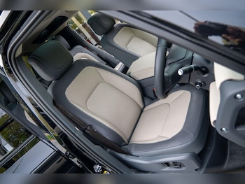 Used Land Rover Defender 110 2023 for sale - 78214633: Photo