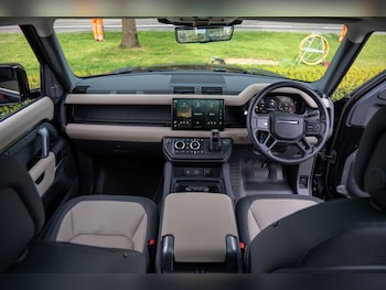 Used Land Rover Defender 110 2023 for sale - 78214633: Photo