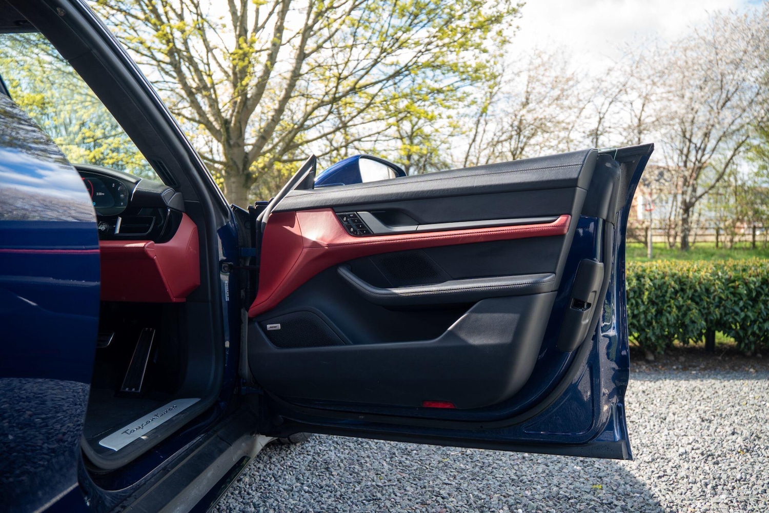 Used Porsche Taycan 2020 for sale - 77585932: Photo 33