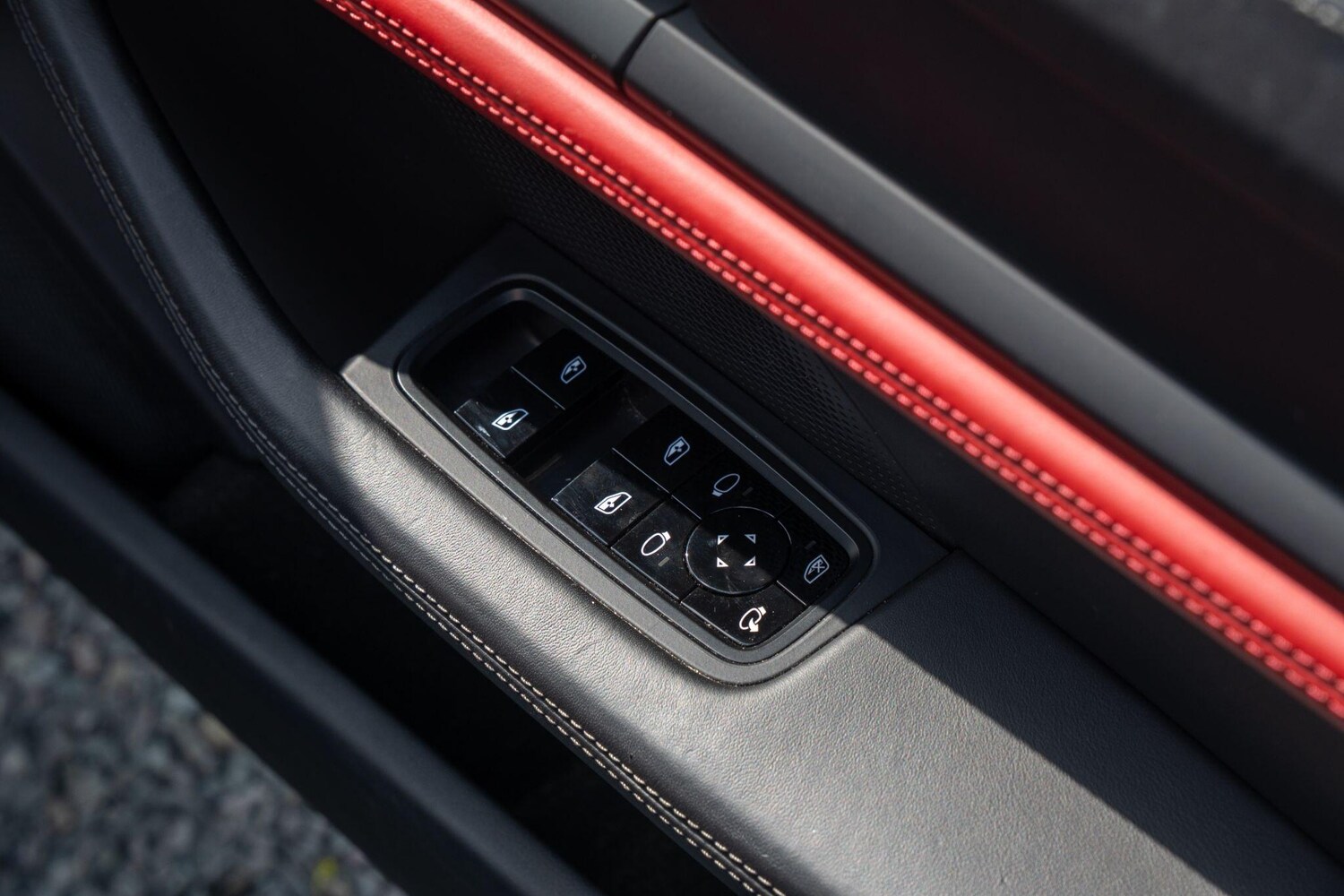 Used Porsche Taycan 2020 for sale - 77585932: Photo 61