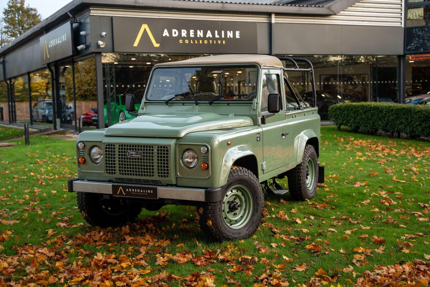 Used Land Rover Defender 2011 for sale - 77574647: Photo 1