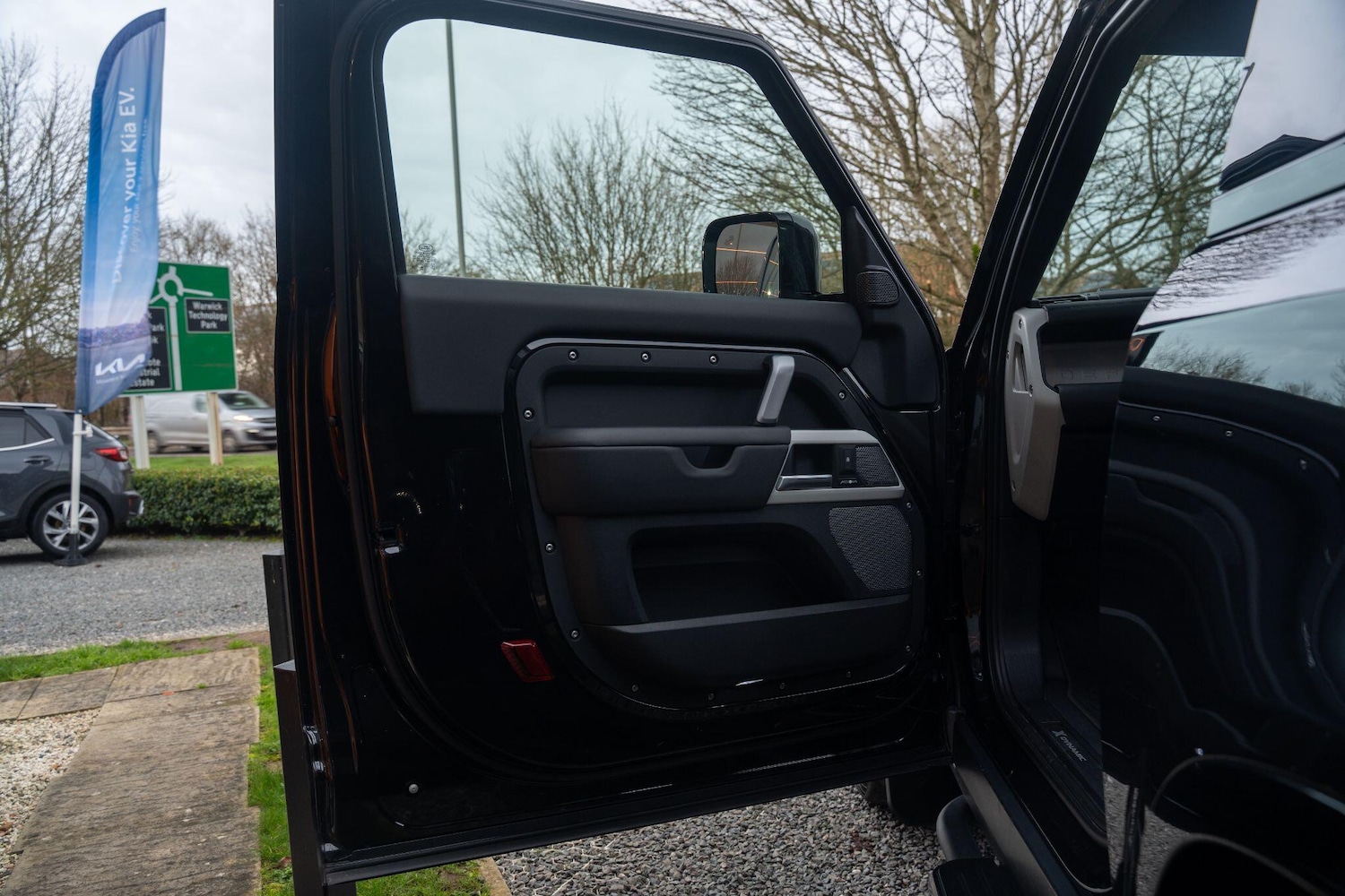 Used Land Rover Defender 90 for sale - 77637645: Photo 27