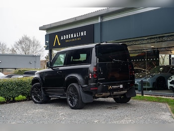 Used Land Rover Defender 90 2024 for sale - 77637645: Photo
