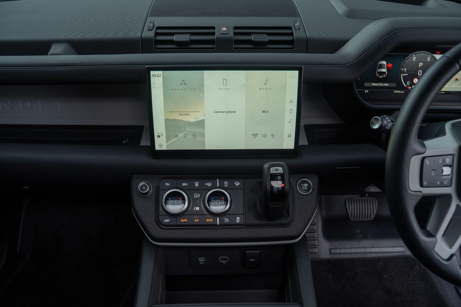 Used Land Rover Defender 90 for sale - 77637645: Photo 31